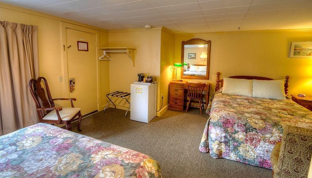 Picket Fence Motel St. Andrews By The Sea Экстерьер фото