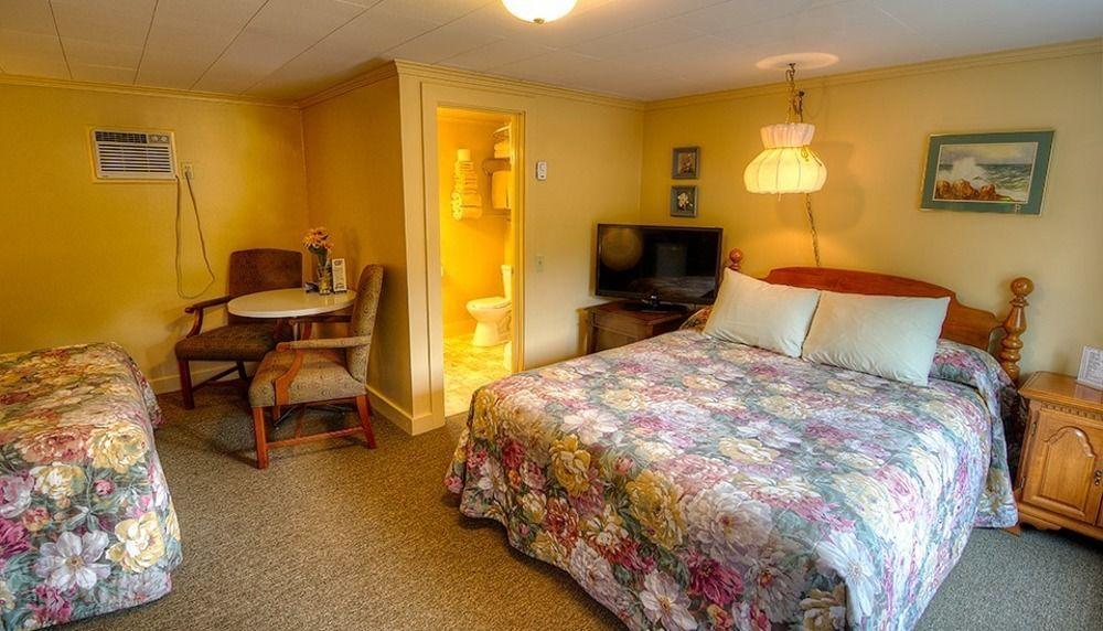 Picket Fence Motel St. Andrews By The Sea Экстерьер фото