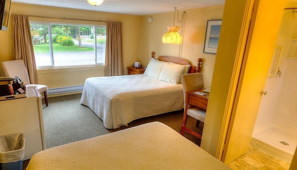 Picket Fence Motel St. Andrews By The Sea Экстерьер фото