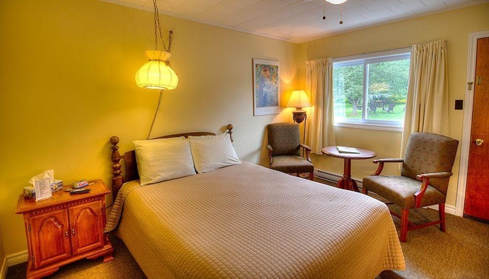 Picket Fence Motel St. Andrews By The Sea Экстерьер фото