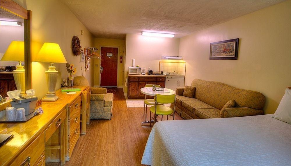 Picket Fence Motel St. Andrews By The Sea Экстерьер фото